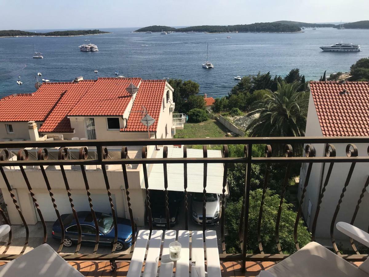 Patak's place, amazing view Apartment Hvar Town Bagian luar foto