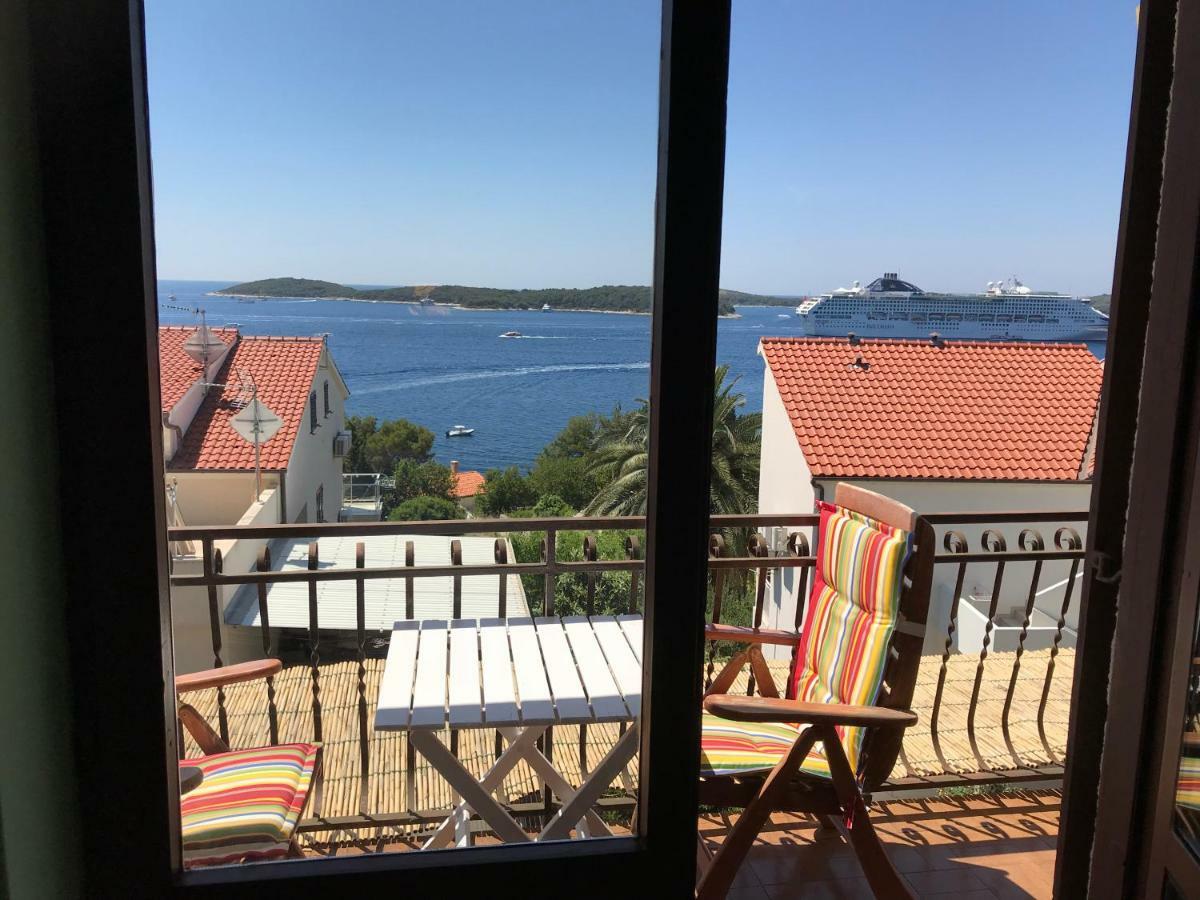 Patak's place, amazing view Apartment Hvar Town Bagian luar foto